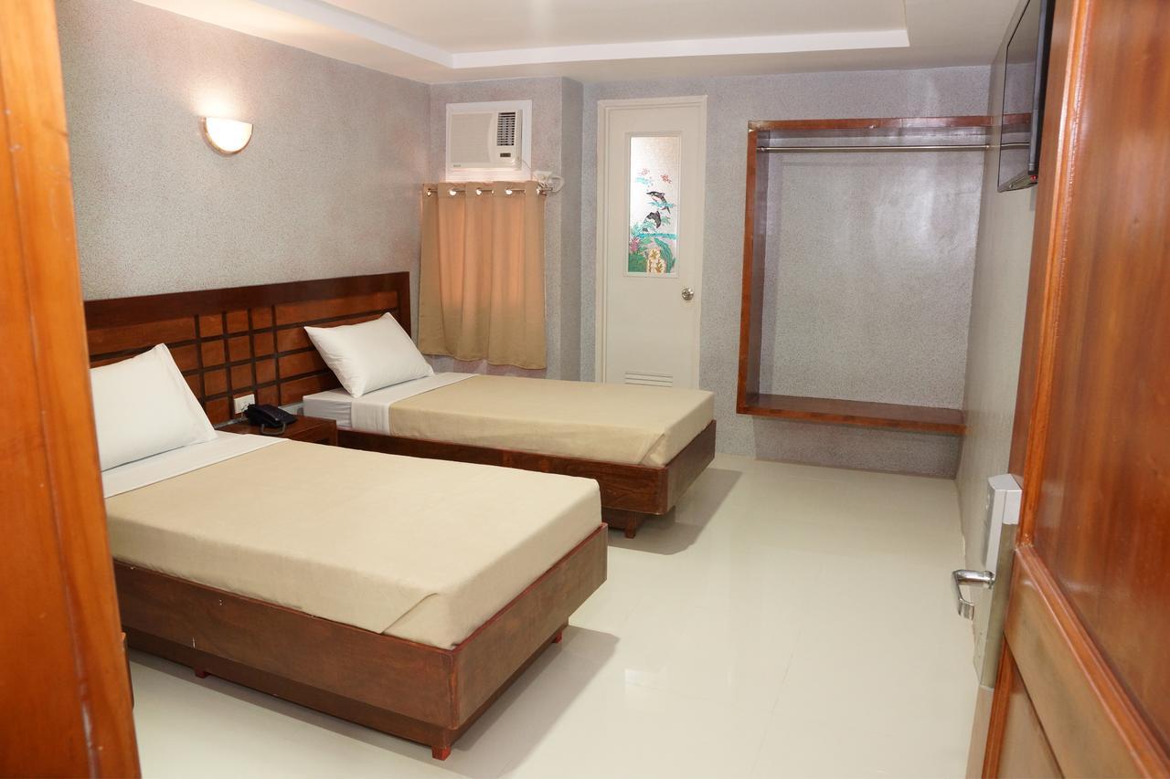 Hotel Rodolfo Tacloban Buitenkant foto