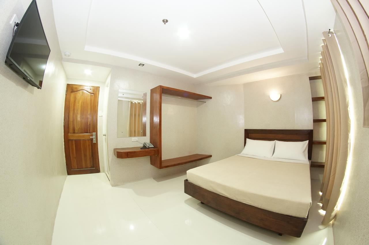 Hotel Rodolfo Tacloban Buitenkant foto